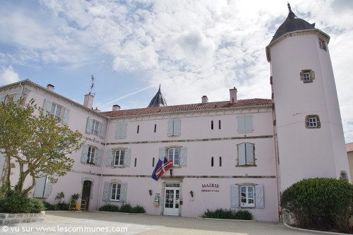 Mairie de Bardos 64